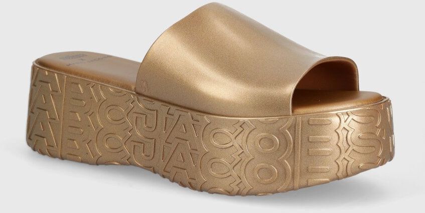 Šľapky Melissa BECKY + MARC JACOBS AD dámske, zlatá farba, na platforme, M.33968.BA152