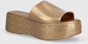 Šľapky Melissa BECKY + MARC JACOBS AD dámske, zlatá farba, na platforme, M.33968.BA152