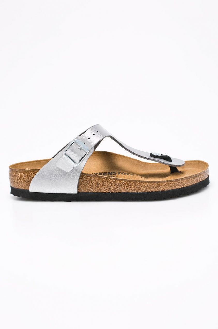 Šľapky Birkenstock Gizeh dámske, strieborná farba, na plochom podpätku