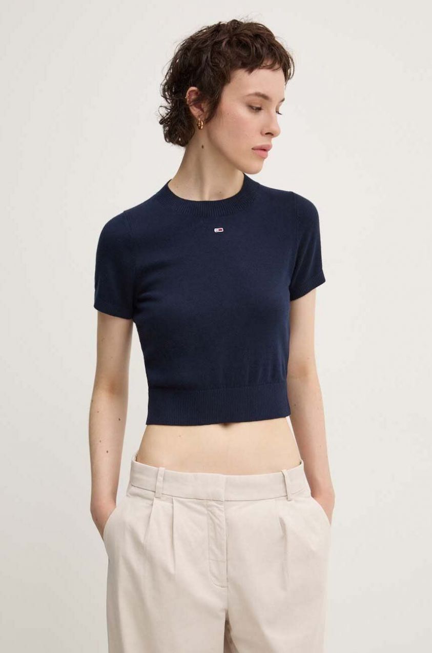 Sveter Tommy Jeans dámsky, tmavomodrá farba, tenký, s polorolákom, DW0DW18530