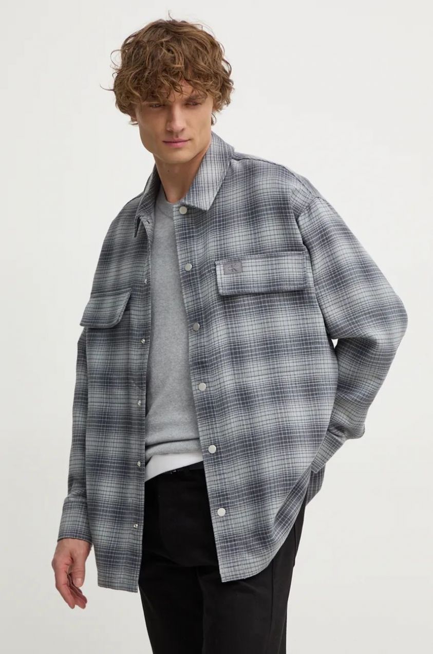 Košeľa Calvin Klein Jeans pánska, šedá farba, voľný strih, s klasickým golierom, J30J326183