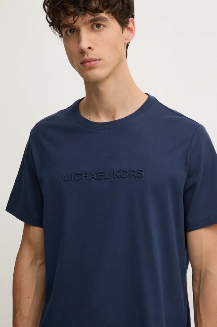 Bavlnené tričko Michael Kors pánske, tmavomodrá farba, s nášivkou, CF4529H1V2