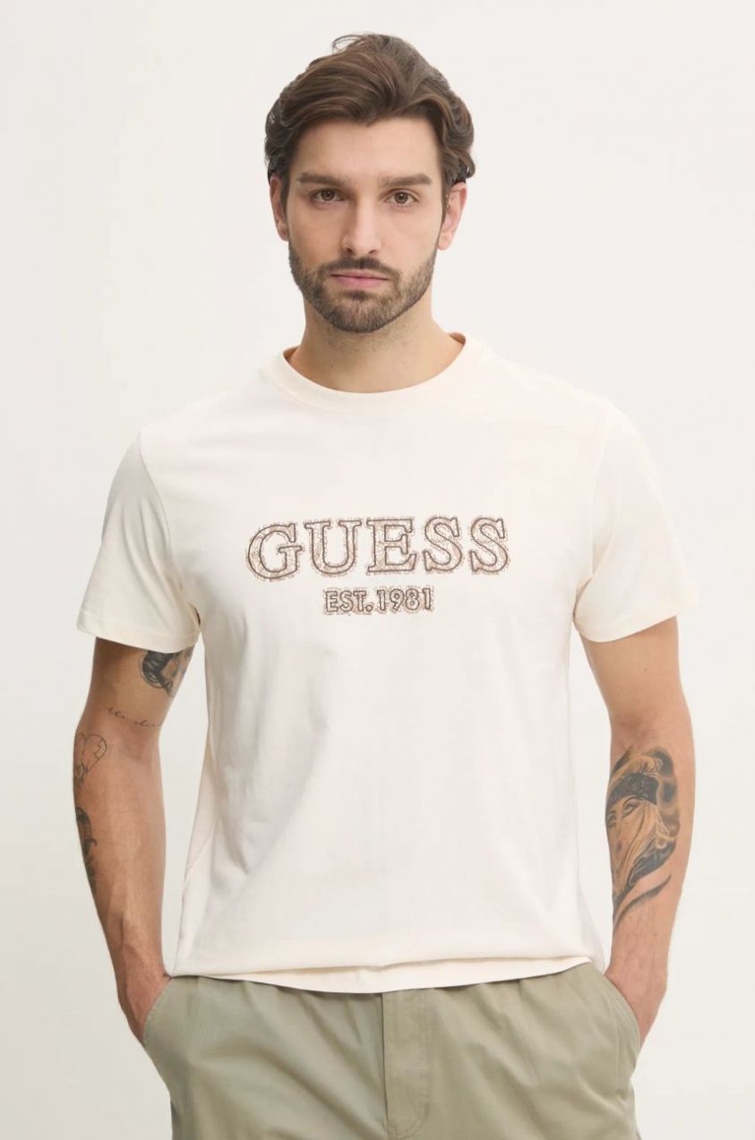 Bavlnené tričko Guess pánsky, béžová farba, s nášivkou, M5RI23 K8FQ4