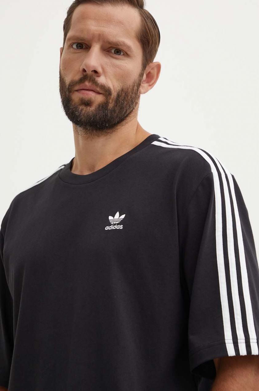 Bavlnené tričko adidas Originals  Adicolor Oversize pánske, čierna farba, s nášivkou, IZ1832
