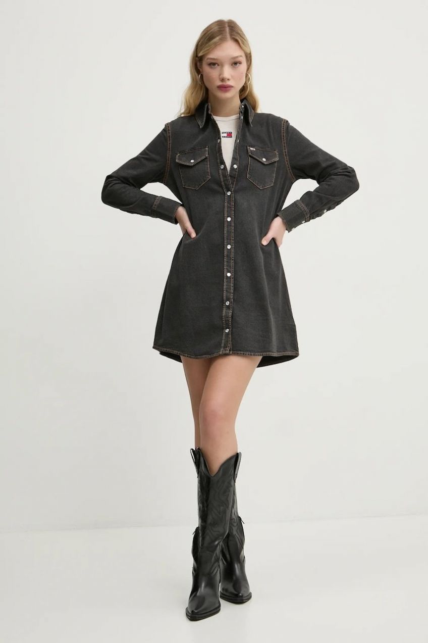 Rifľové šaty Tommy Jeans šedá farba, mini, áčkový strih, DW0DW20180