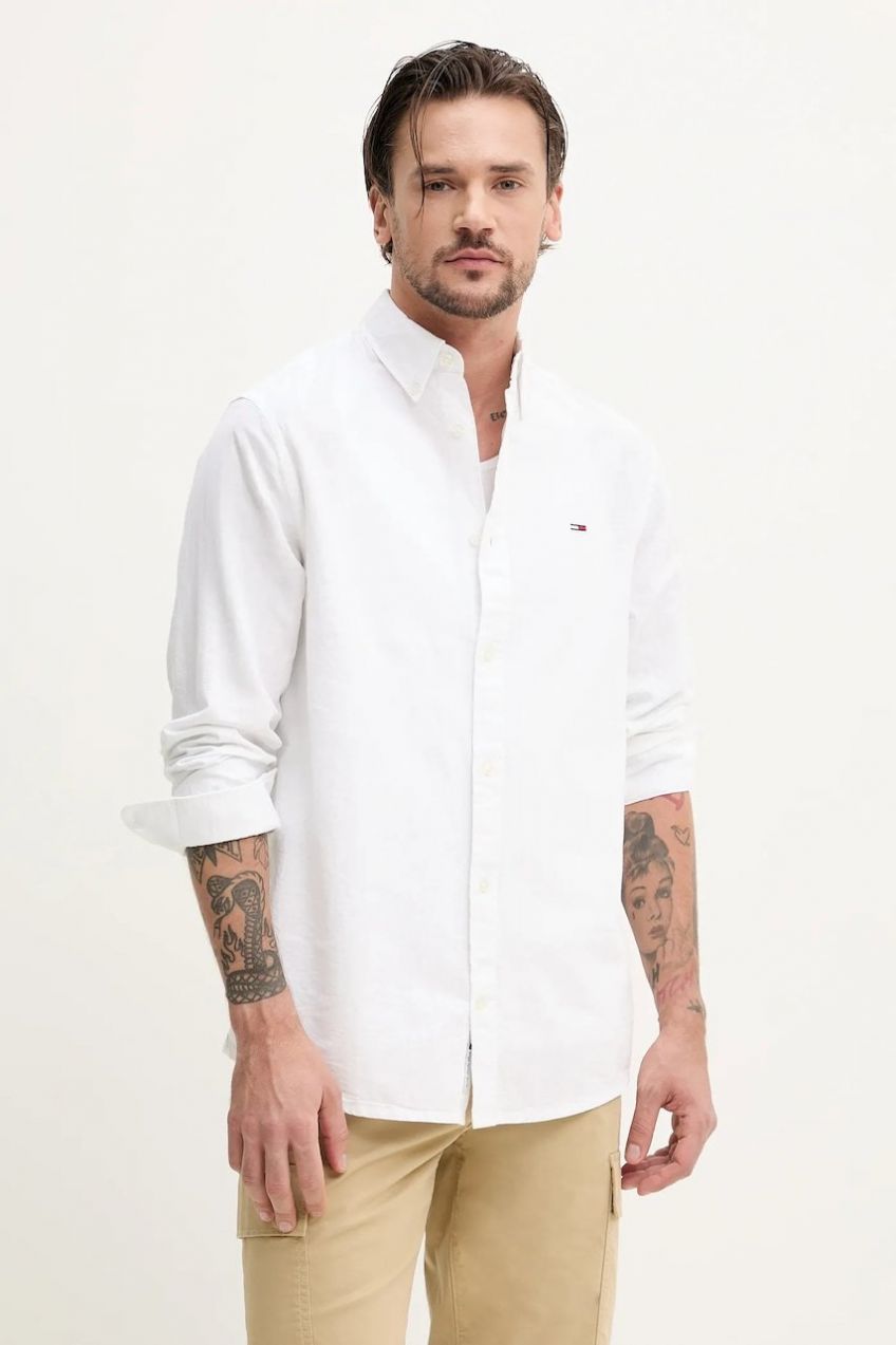 Košeľa Tommy Jeans pánska, biela farba, regular, s klasickým golierom, DM0DM20875