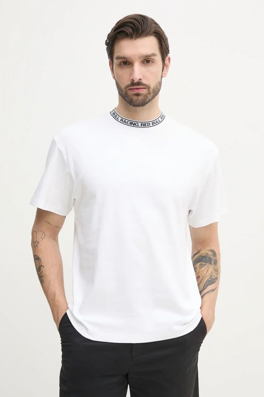 Bavlnené tričko Red Bull Racing x Pepe Jeans BRANDED COLLAR TEE pánske, biela farba, jednofarebné, RM500021
