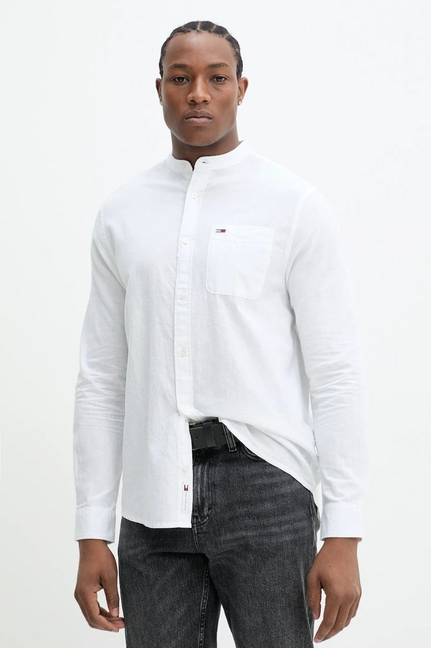 Košeľa s prímesou ľanu Tommy Jeans pánska, biela farba, regular, DM0DM20876