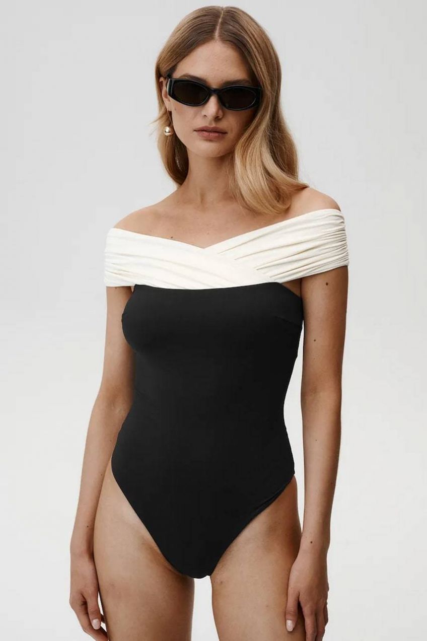 Jednodielne plavky Undress Code Tropez Swimsuit čierna farba, mäkké košíky, 936
