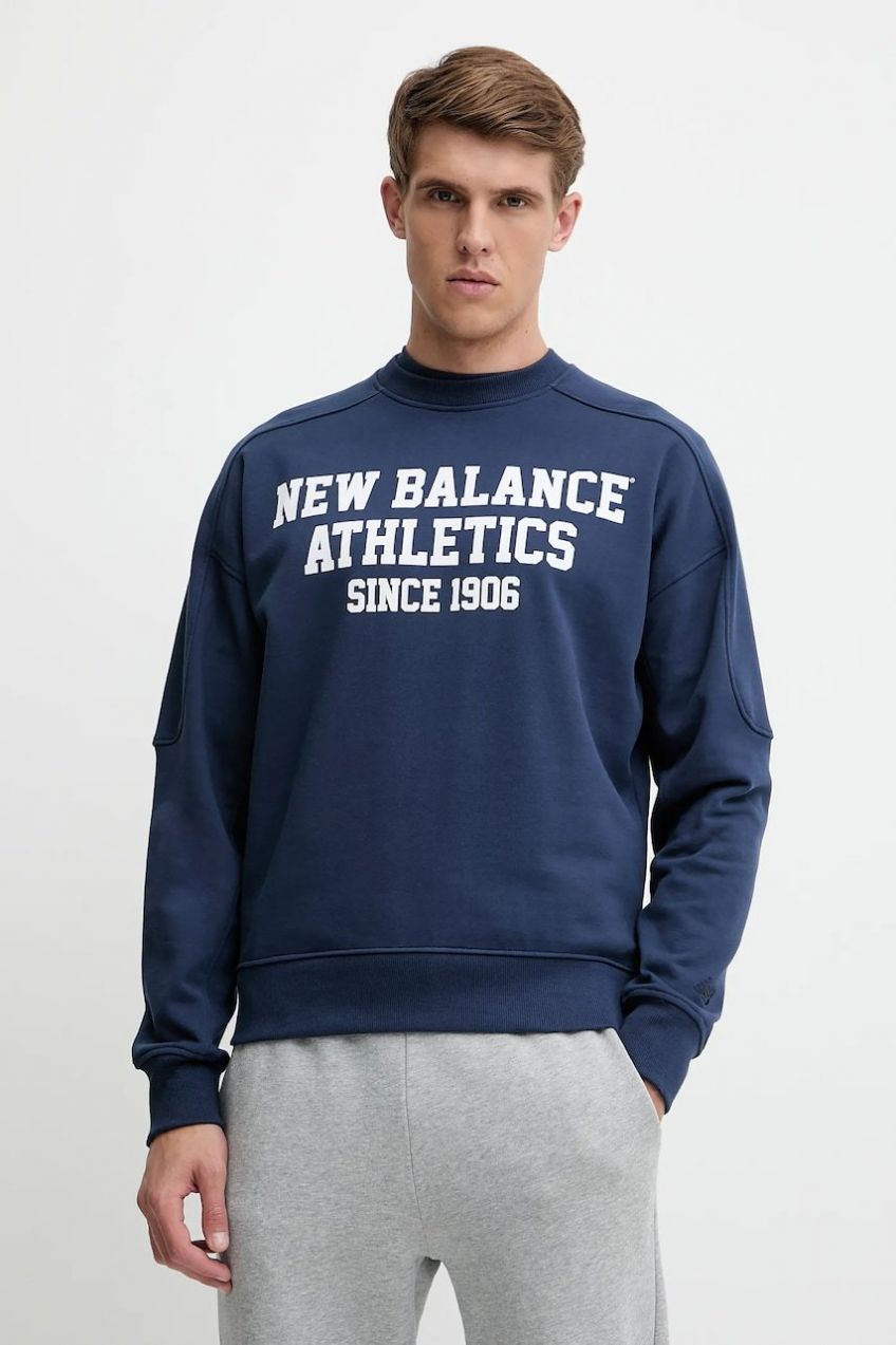 Bavlnená mikina New Balance tmavomodrá farba, s nášivkou, MT51521NNY