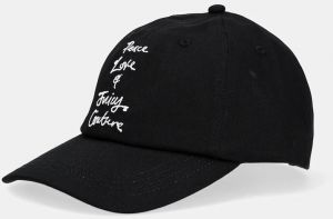 Bavlnená šiltovka Juicy Couture PEACE LOVE AND JUICY CAP čierna farba, s nášivkou, JCAWH225703