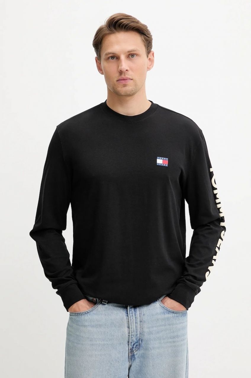 Bavlnené tričko s dlhým rukávom Tommy Jeans čierna farba, jednofarebné, DM0DM21591