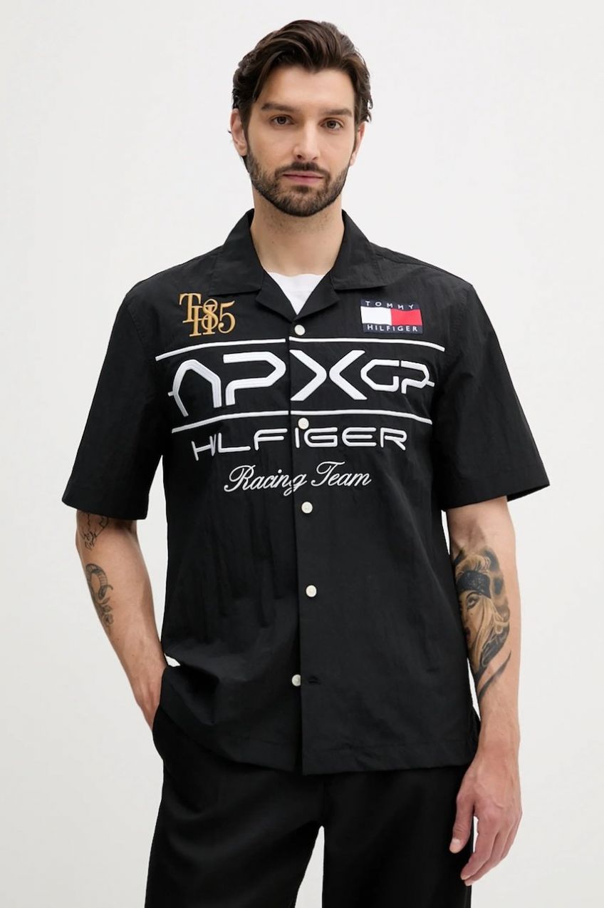 Košeľa Tommy Hilfiger x F1 THE MOVIE čierna farba, voľný strih, MW0MW41376