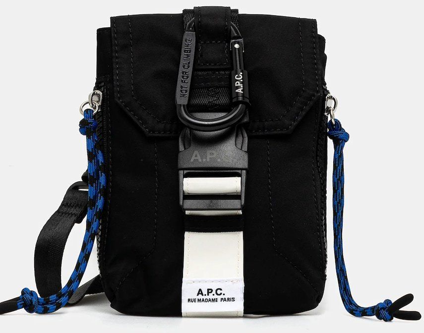 Malá taška A.P.C. crossbody pouch trek čierna farba, PAAGR.H61733