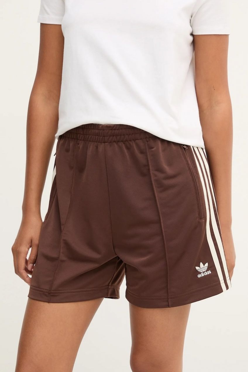 Šortky adidas Originals Firebird hnedá farba, s nášivkou, vysoký pás, KD2545