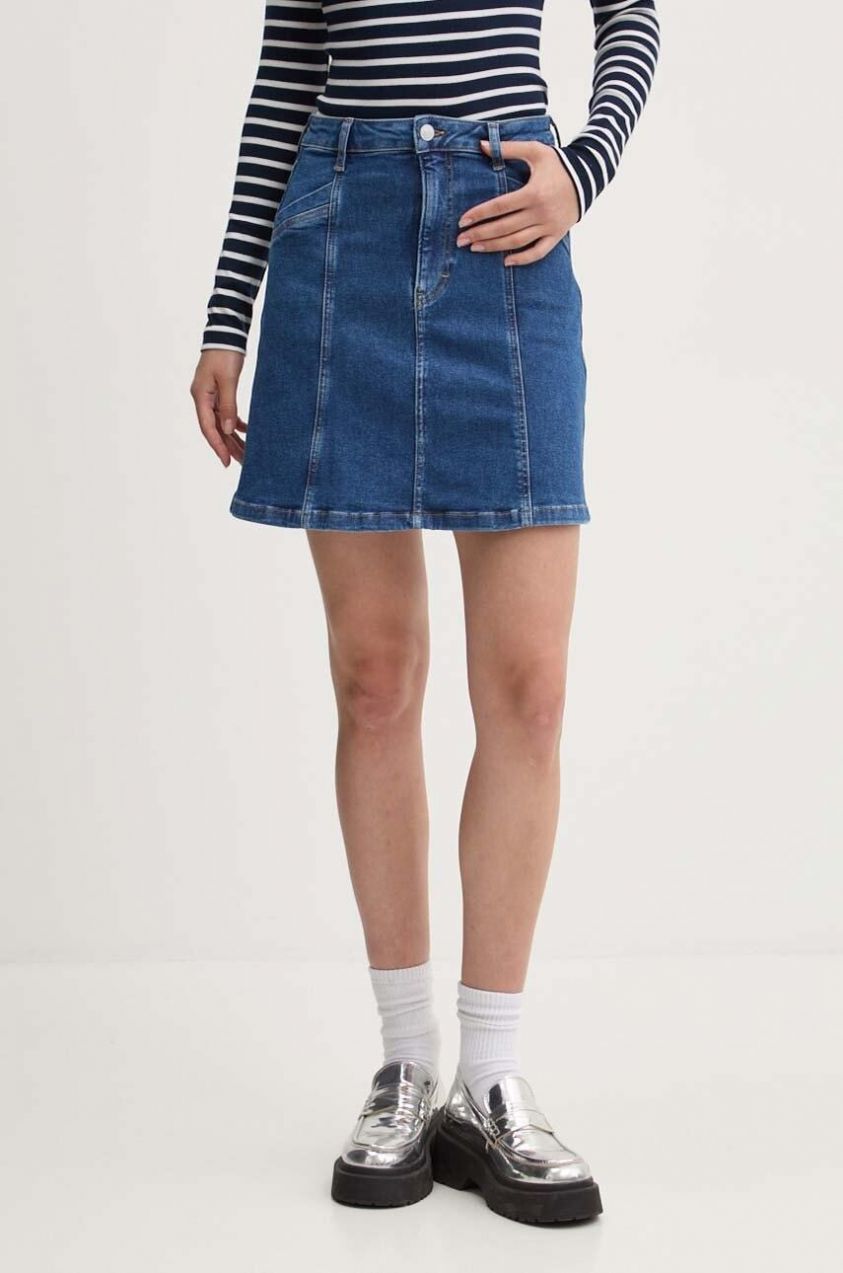 Rifľová sukňa Tommy Jeans mini, áčkový strih, DW0DW19011