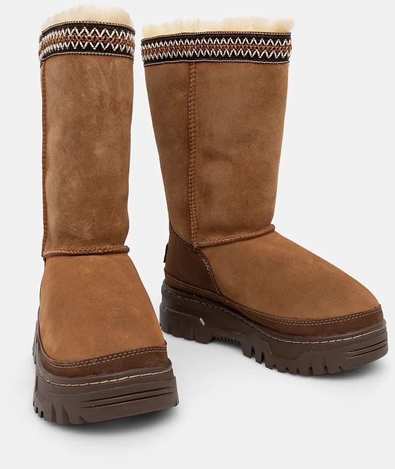 Snehule UGG Classic Tall Trailgazer hnedá farba, 1158323-CHE
