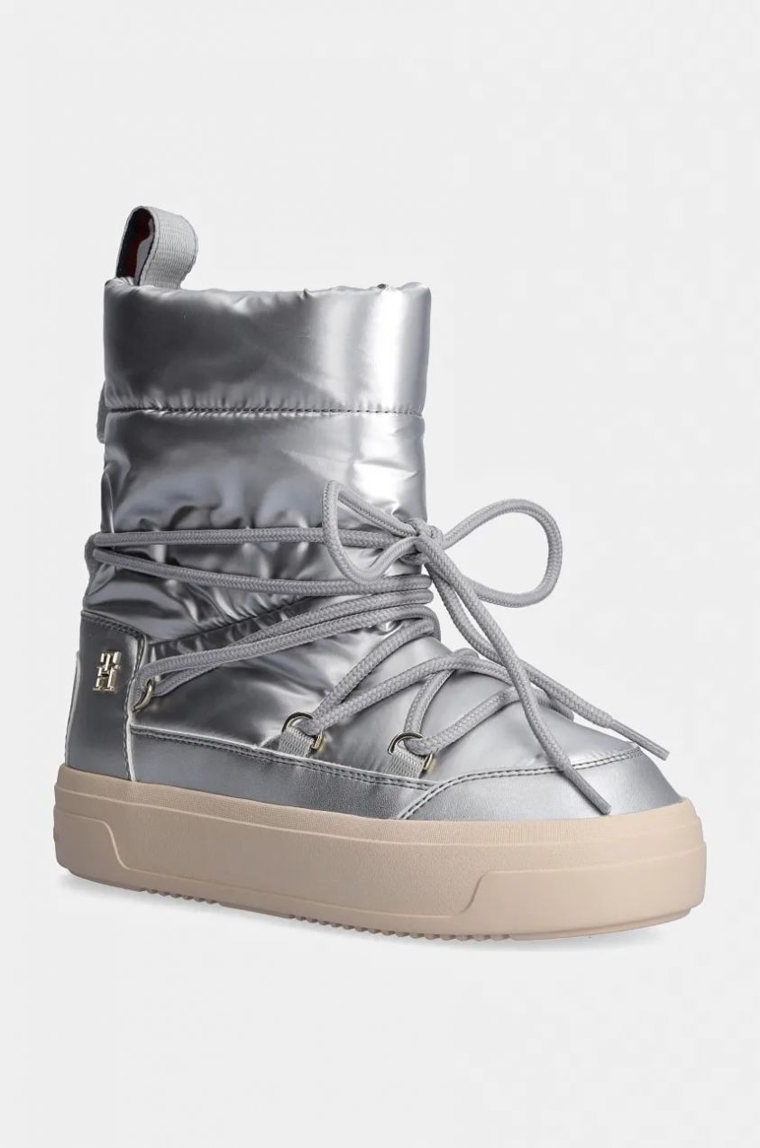 Snehule Tommy Hilfiger LACE-UP METALLIC SNOWBOOT strieborná farba, FW0FW08442