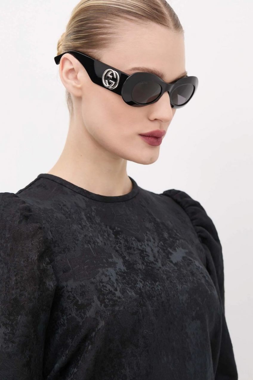 Slnečné okuliare Gucci dámske, čierna farba, GG1696S