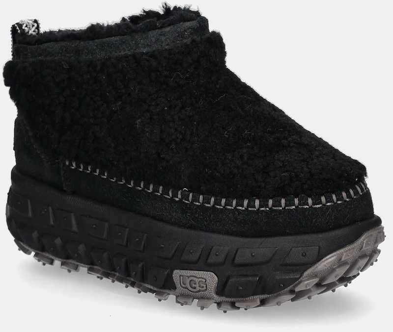 Semišové snehule UGG Venture Daze Ultra Mini Cozy Boot čierna farba, 1161790-BLK