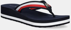 Šľapky Tommy Hilfiger TH CORP MID WEDGE BEACH SANDAL dámske, tmavomodrá farba, na kline, FW0FW08517