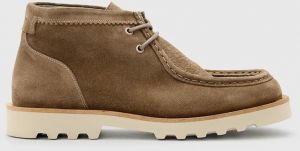 Semišové topánky AllSaints Skiff Suede Boot pánske, šedá farba, M015FC