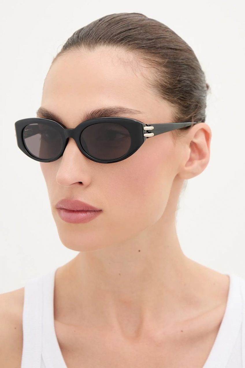 Slnečné okuliare Alexander McQueen dámske, čierna farba, AM0469S