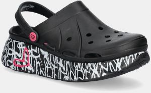 Šľapky Skechers SKECHERS X JGOLDCROWN čierna farba, na kline, 111324