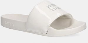 Šlapky Tommy Jeans FLAG POOL SLIDE PATENT béžová farba, EN0EN02901