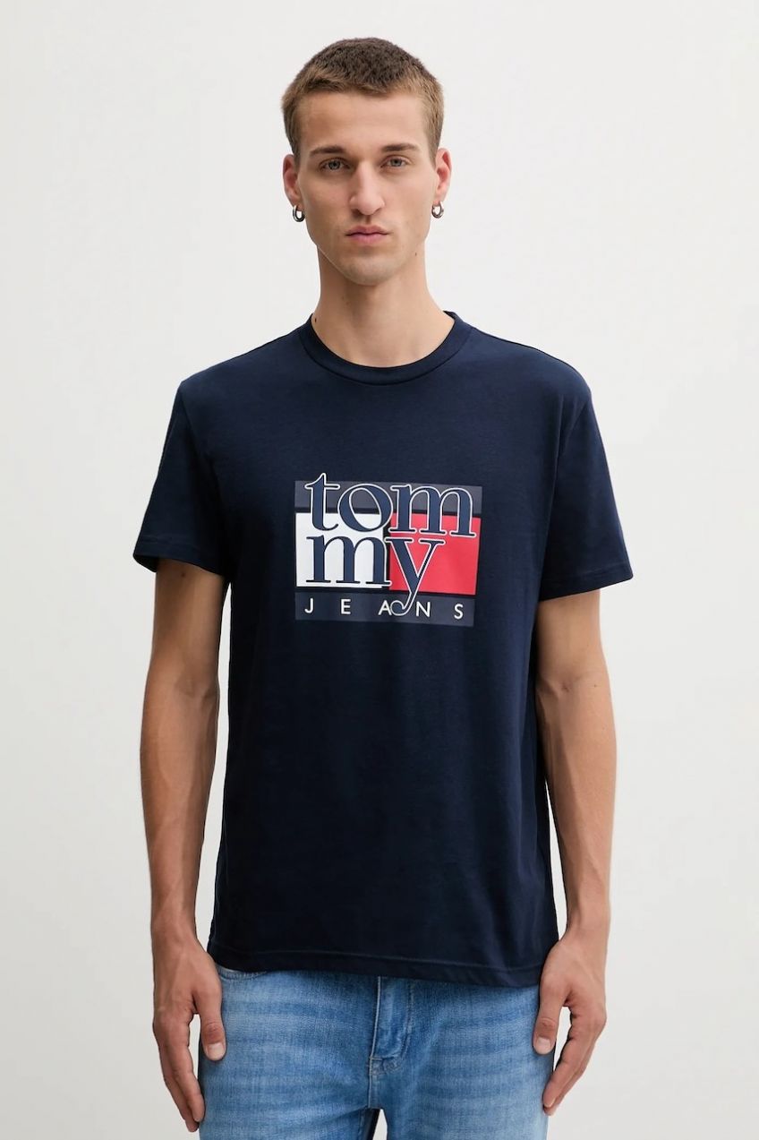 Bavlnené tričko Tommy Jeans pánske, tmavomodrá farba, vzorované, DM0DM21977