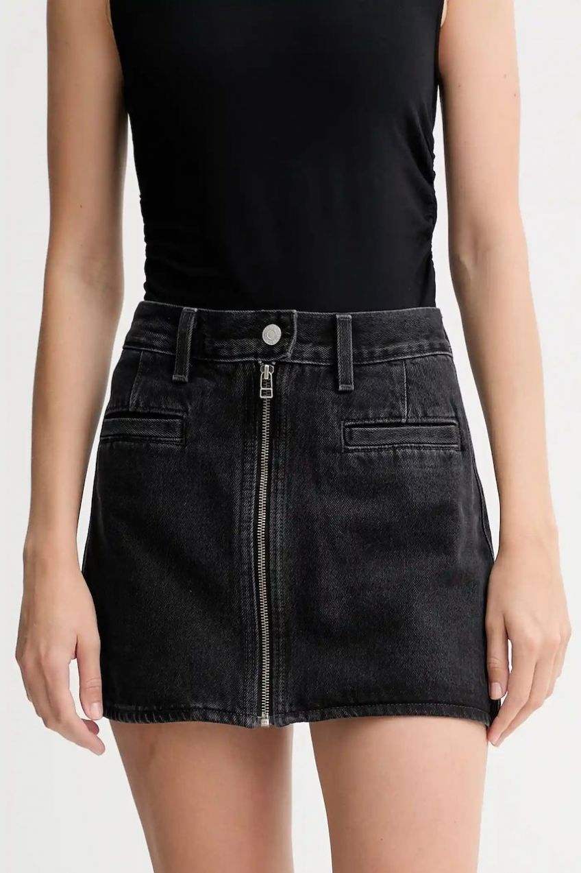 Rifľová sukňa Levi's čierna farba, mini, puzdrová, 003RP