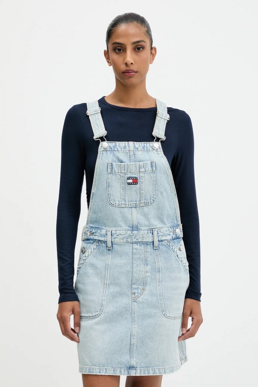 Rifľové šaty Tommy Jeans modrá farba, mini, áčkový strih, DW0DW22149