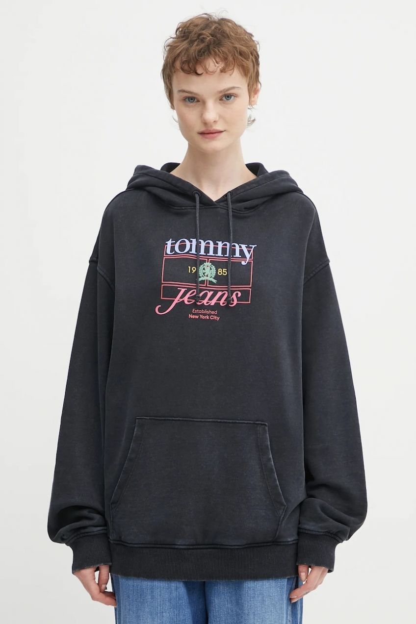 Bavlnená mikina Tommy Jeans čierna farba, s kapucňou, s potlačou, DW0DW22169
