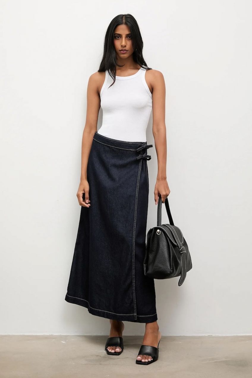 Rifľová sukňa Answear.LAB tmavomodrá farba, maxi, áčkový strih