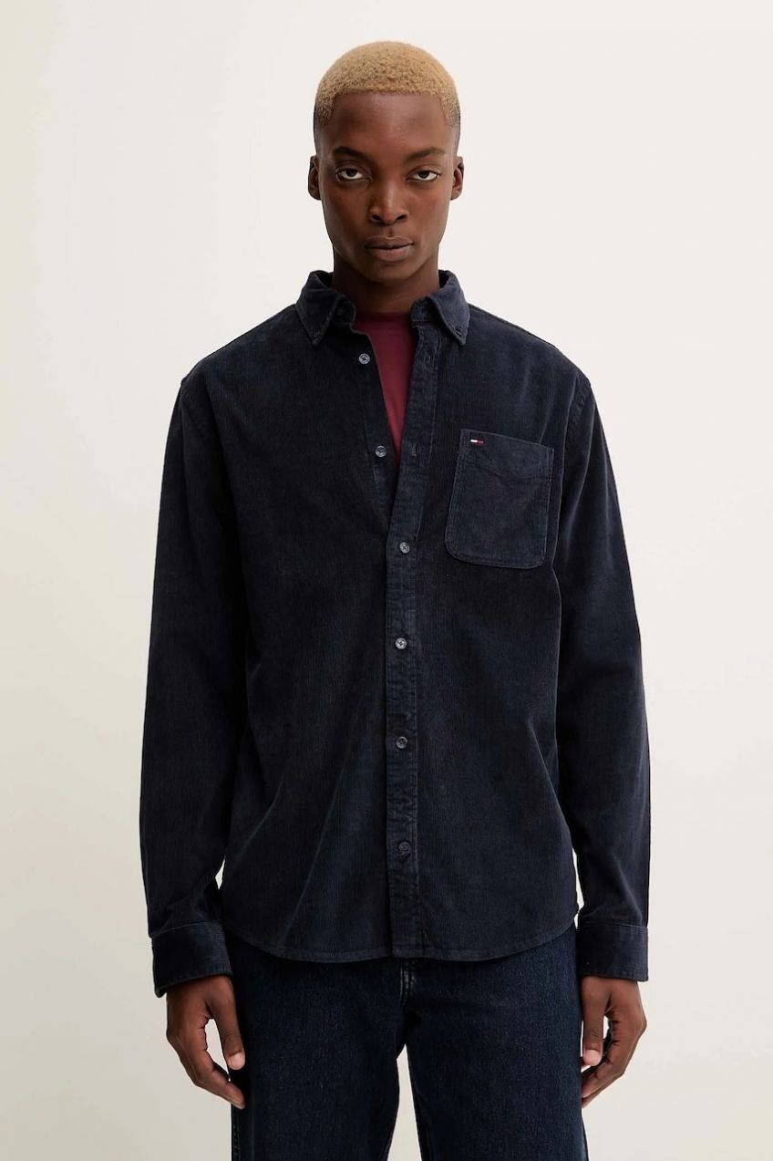Menčestrová košeľa Tommy Jeans tmavomodrá farba, regular, DM0DM22021
