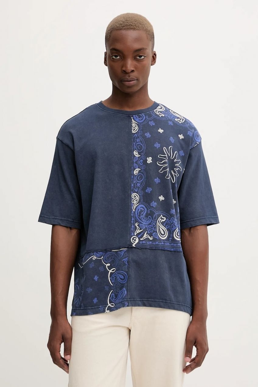 Bavlnené tričko Desigual BACK CUTTING PAI pánske, modrá farba, s potlačou, 25WMTK37