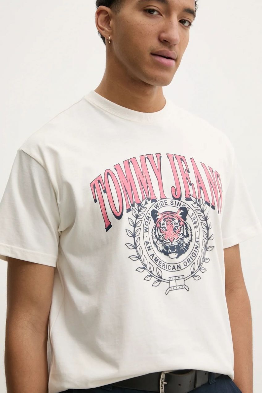 Bavlnené tričko Tommy Jeans pánske, béžová farba, s potlačou, DM0DM21191