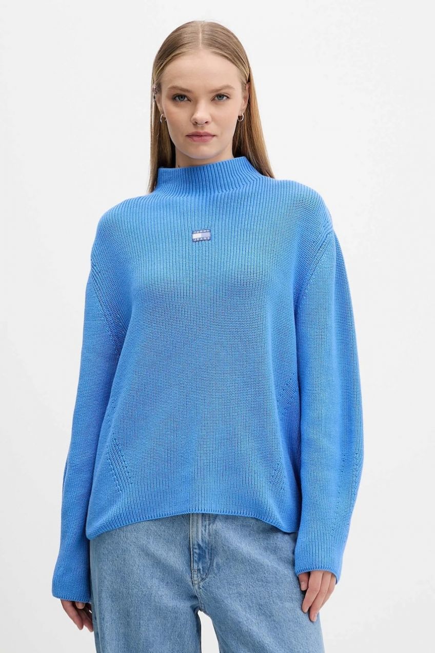 Bavlnený sveter Tommy Jeans modrá farba, s polorolákom, DW0DW21676