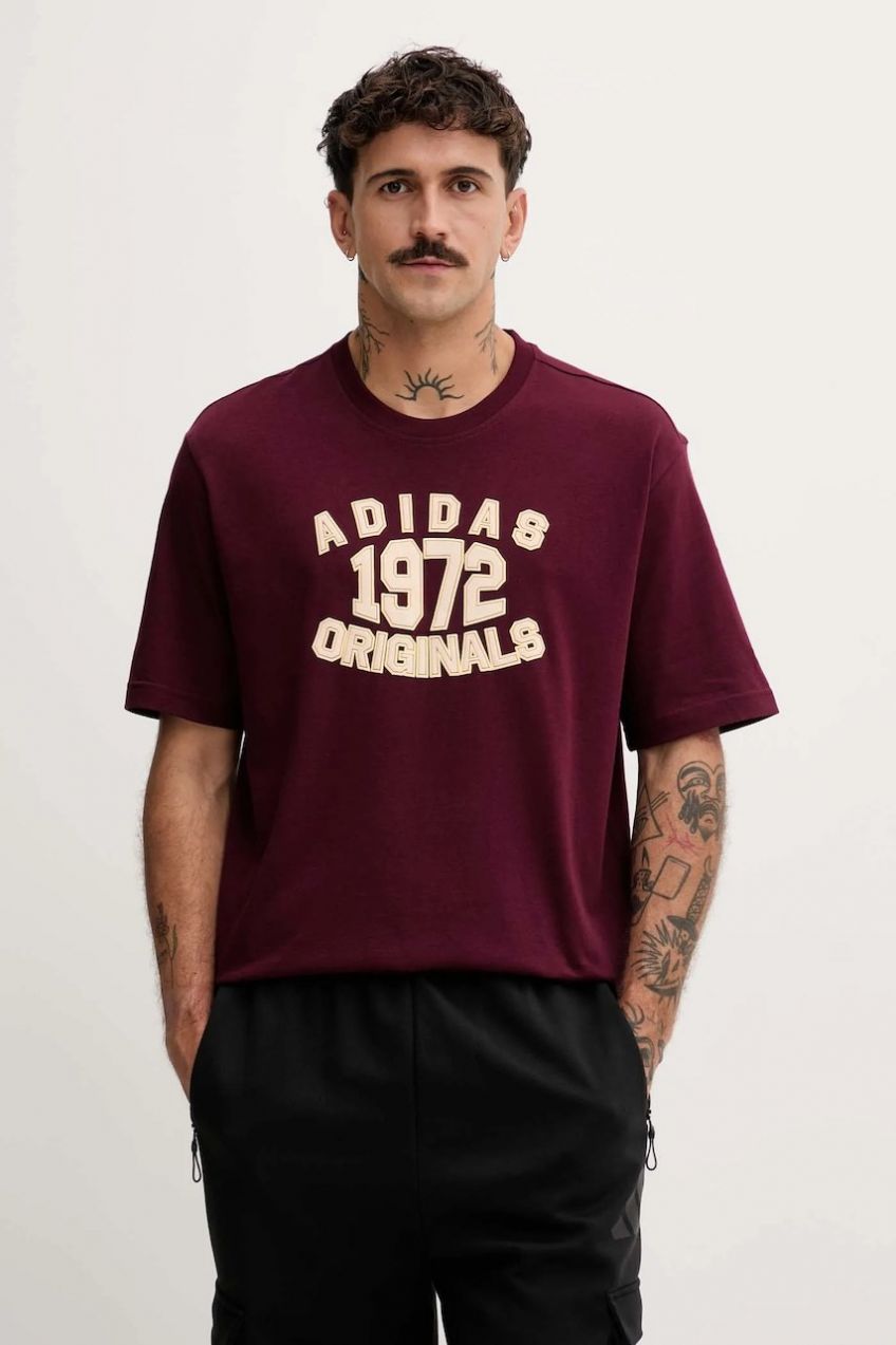 Bavlnené tričko adidas Originals Varsity pánske, bordová farba, s potlačou, JX8175