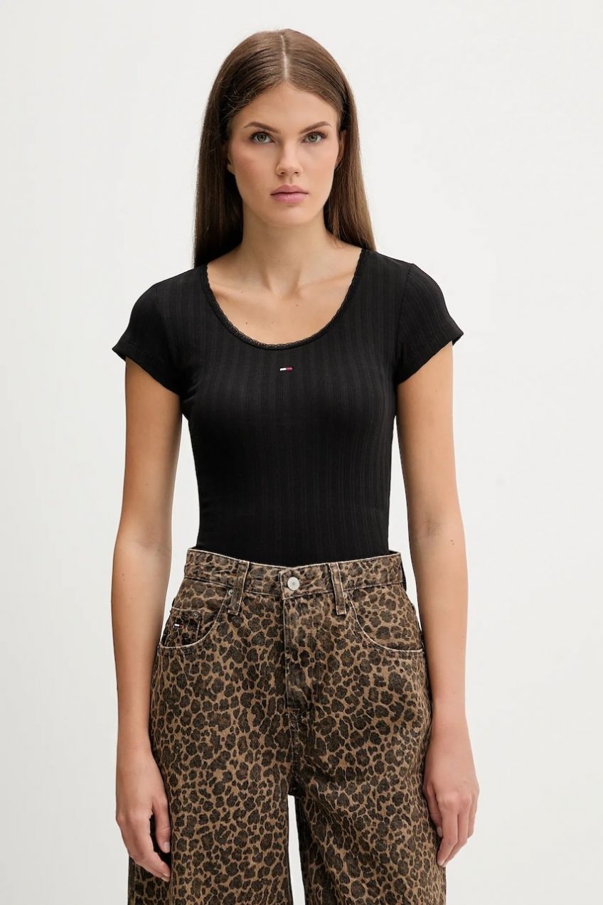 Tričko Tommy Jeans dámske, čierna farba, DW0DW21570