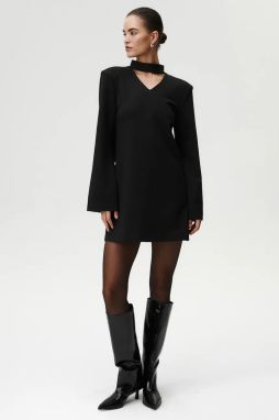 Šaty Undress Code čierna farba, mini, rovný strih, 1065