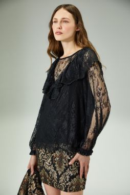 Blúzka Medicine čierna farba, s nášivkou