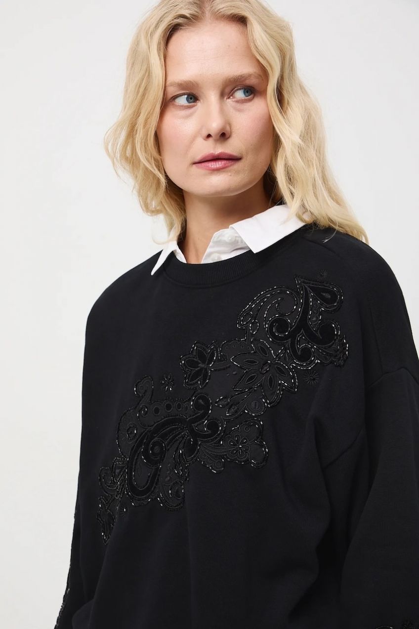 Mikina Medicine čierna farba, s nášivkou