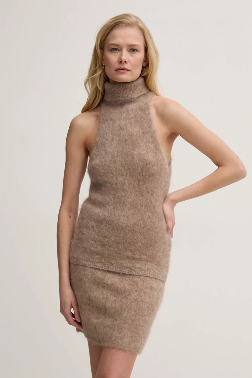 Vlnená vesta Gestuz béžová farba, s rolákom, 10909587