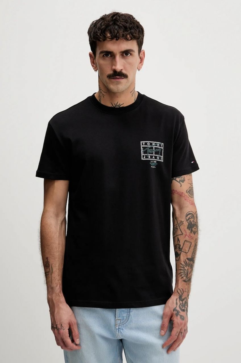 Bavlnené tričko Tommy Jeans pánske, čierna farba, s potlačou, DM0DM22319