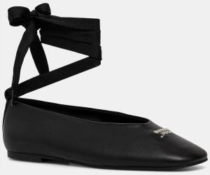 Kožené balerínky Tommy Hilfiger TJW BALLERINA WITH LACES čierna farba, EN0EN02939