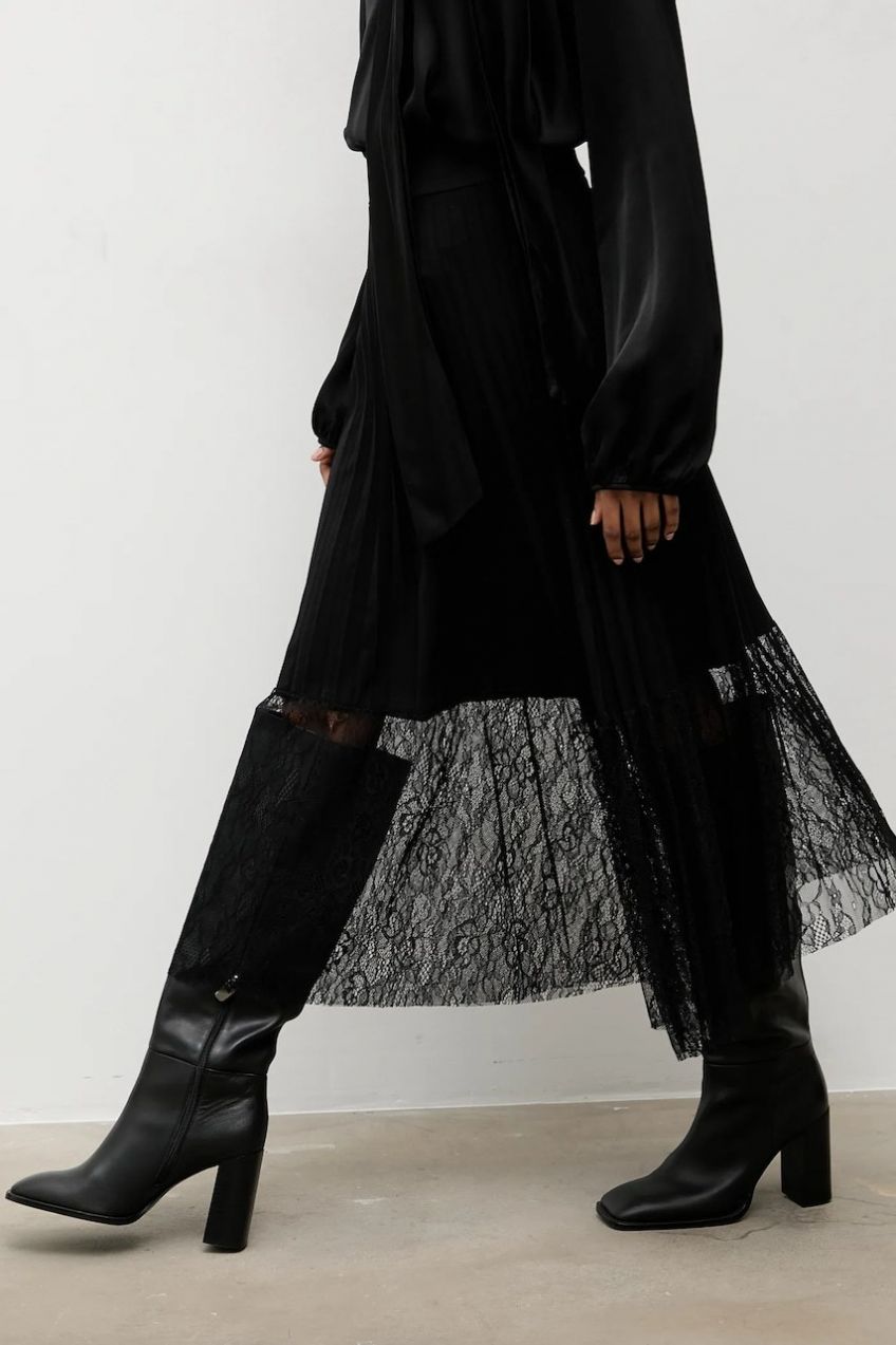 Sukňa Answear.LAB čierna farba, midi, áčkový strih