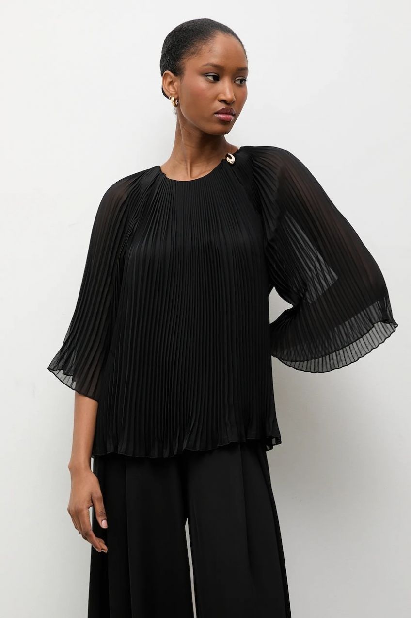 Blúzka Answear.LAB čierna farba, s nášivkou