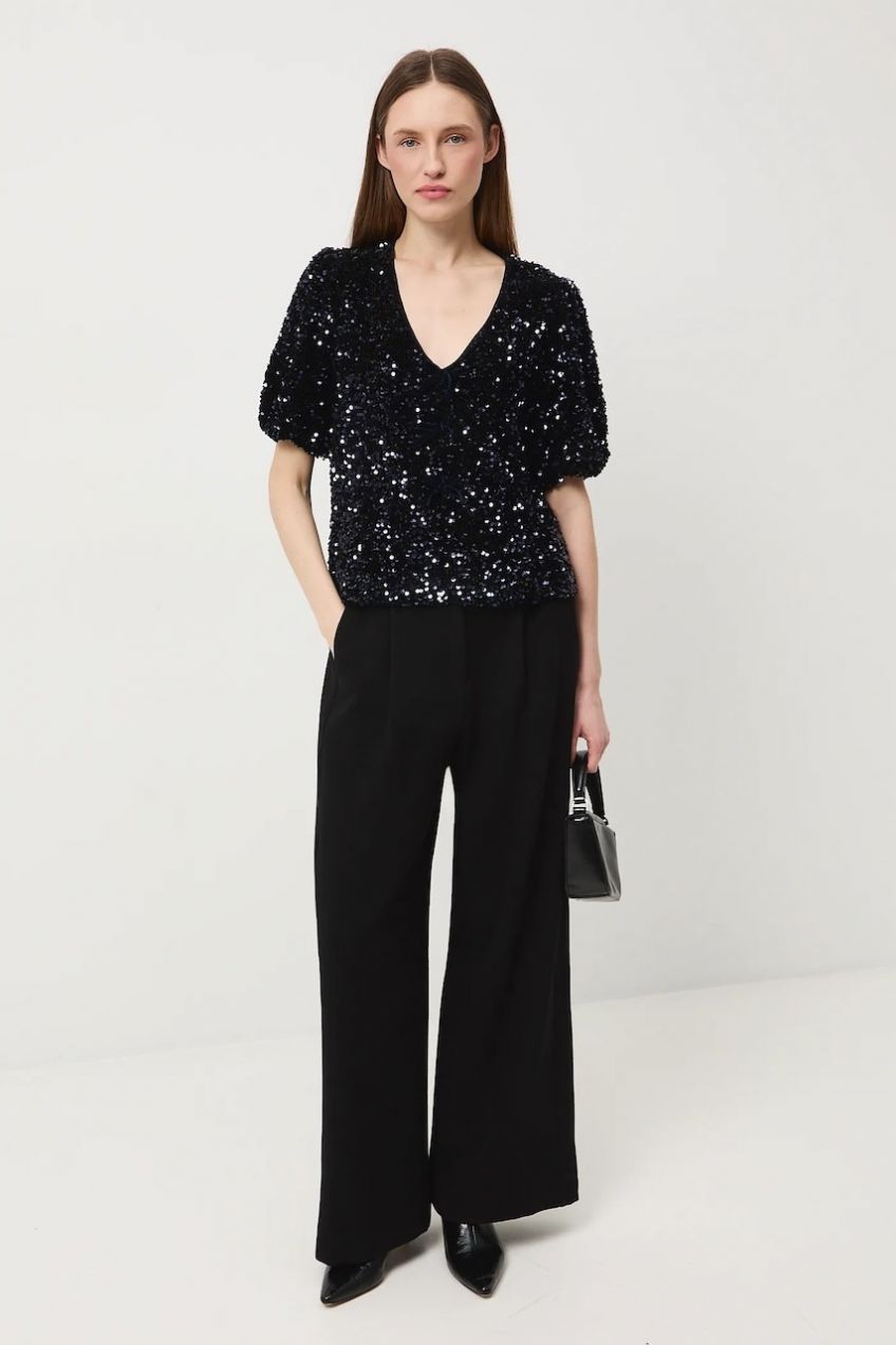 Blúzka Medicine tmavomodrá farba, s nášivkou