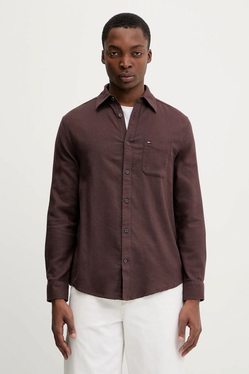 Bavlnená košeľa Tommy Jeans hnedá farba, regular, s klasickým golierom, DM0DM22838